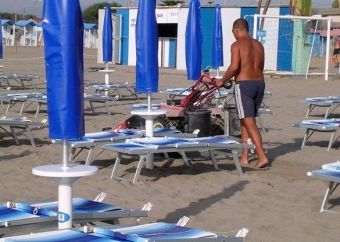 Купить Самоходная пляжеуборочная машина SCAM CAVALLUCCIO с доставкой по РФ. В интернет-магазине Grassmart.ru